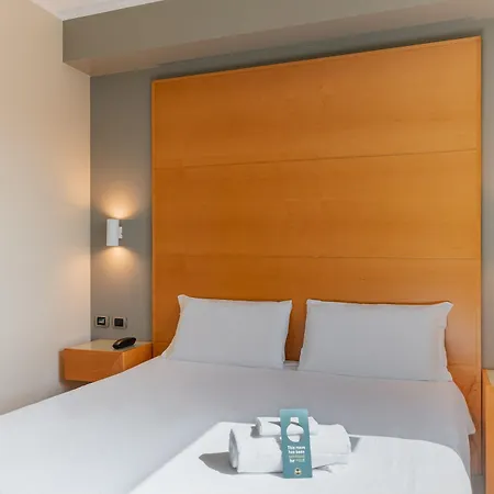 Airport Hotel 3*