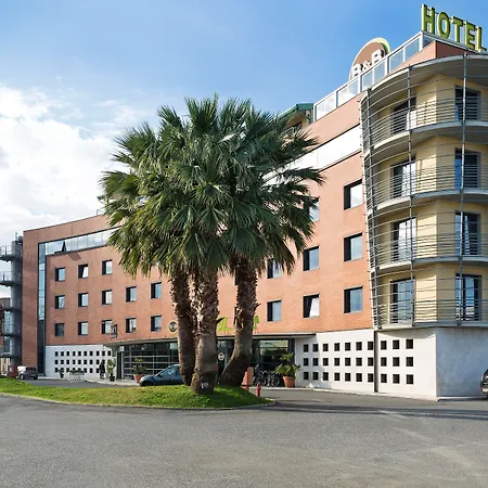Airport Hotel 3*
