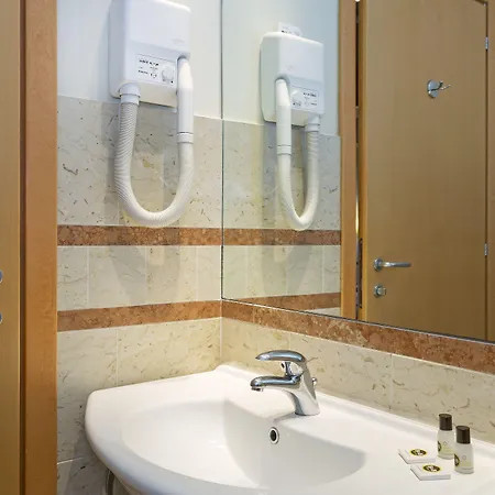 Airport Hotel 3*