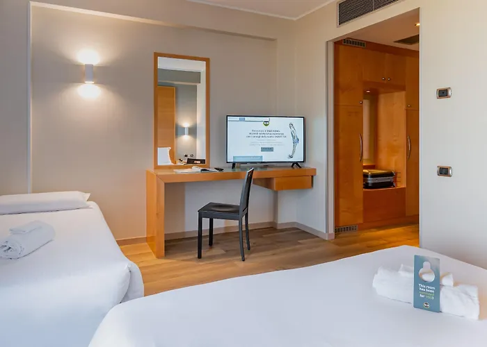 Ξενοδοχείο Airport 3*